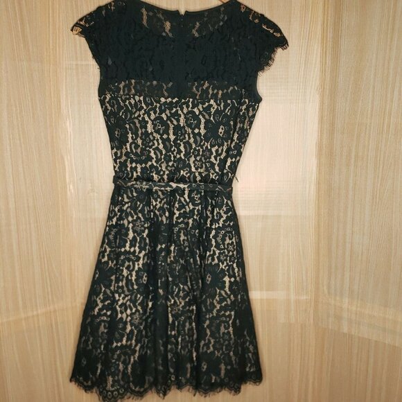 Eliza J Green Lace A Line Dress With Belt Small - Picture 1 of 11